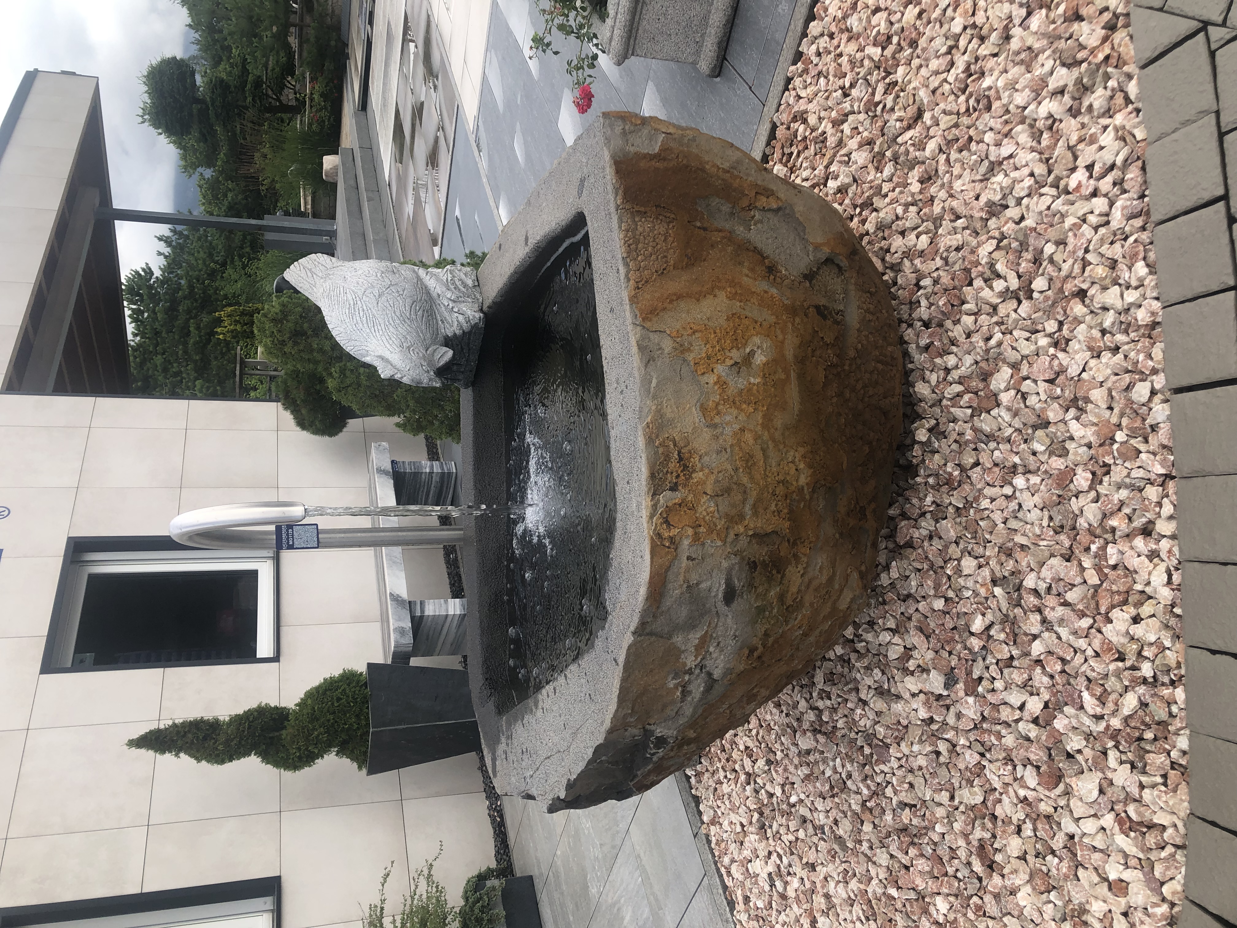 Basalt Findlingsbrunnen MG1129