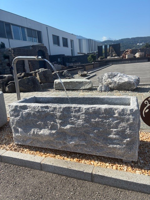 Granitbrunnen rechteckig MG1035