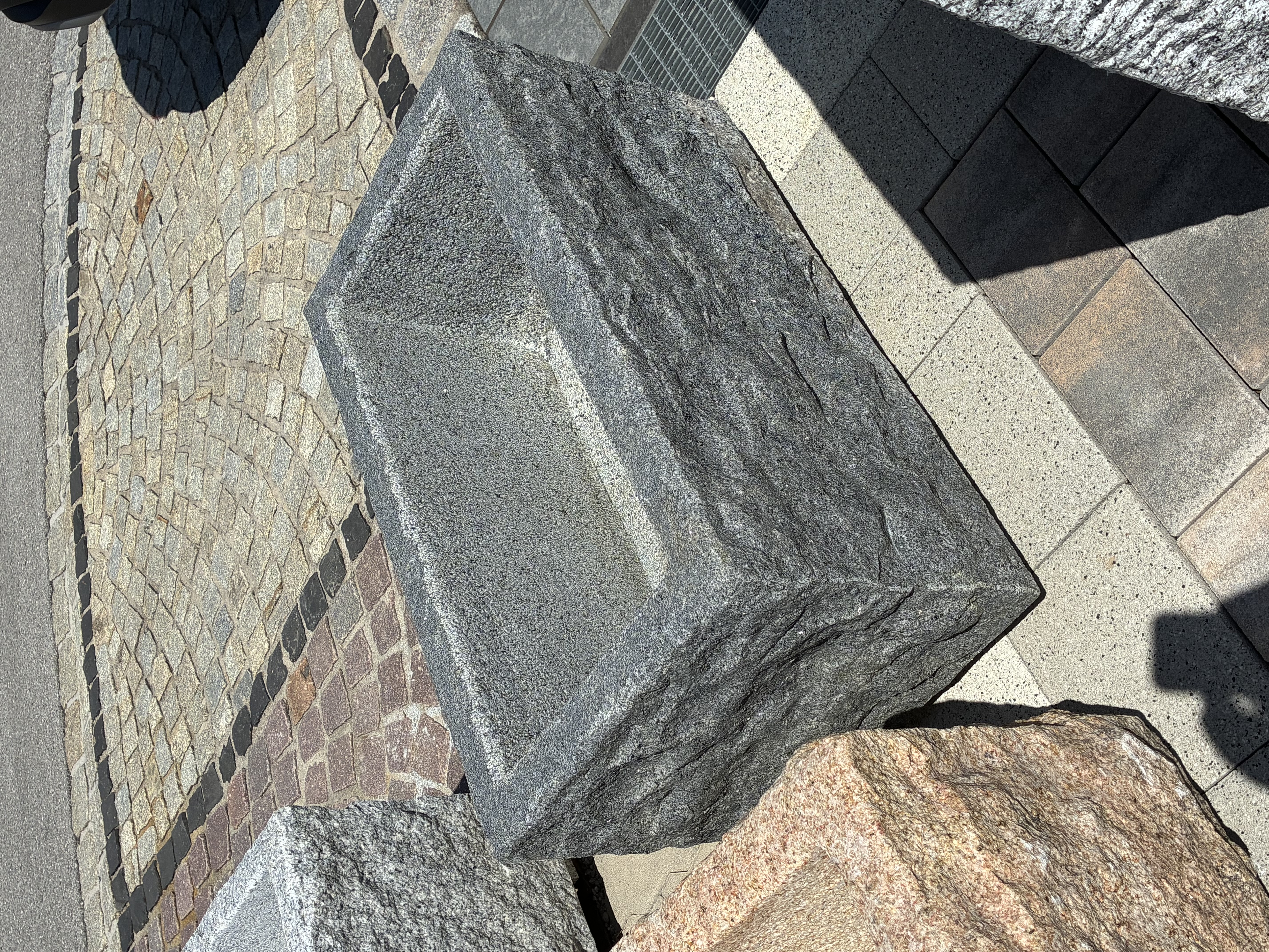 Granitbrunnen rechteckig MG1053