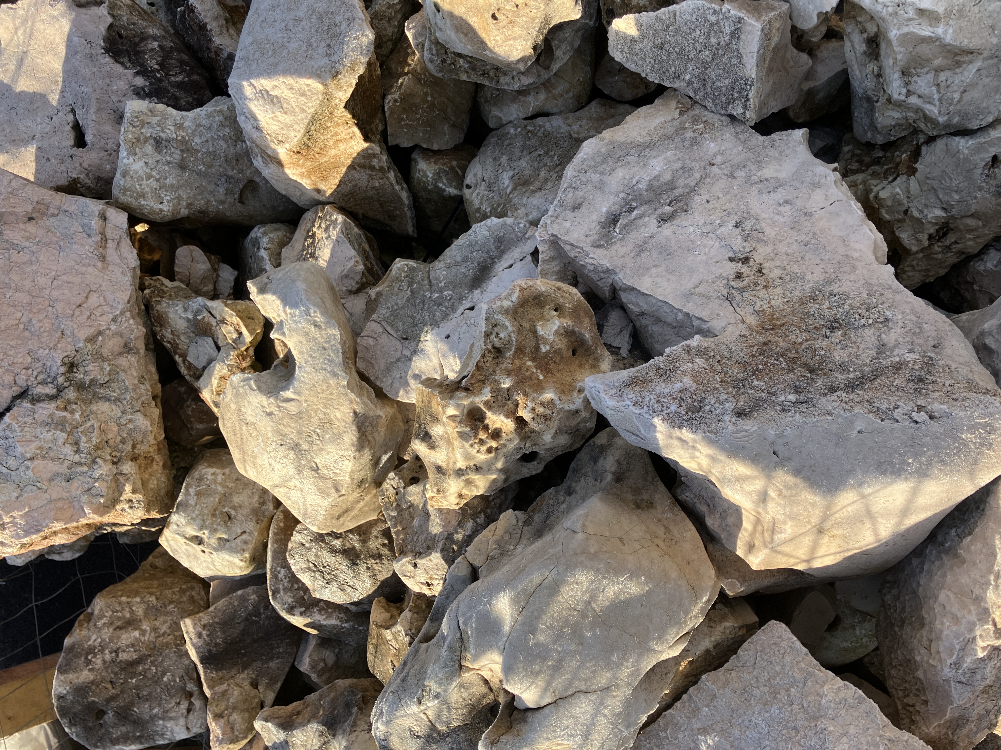 Findlinge Travertino Rosa