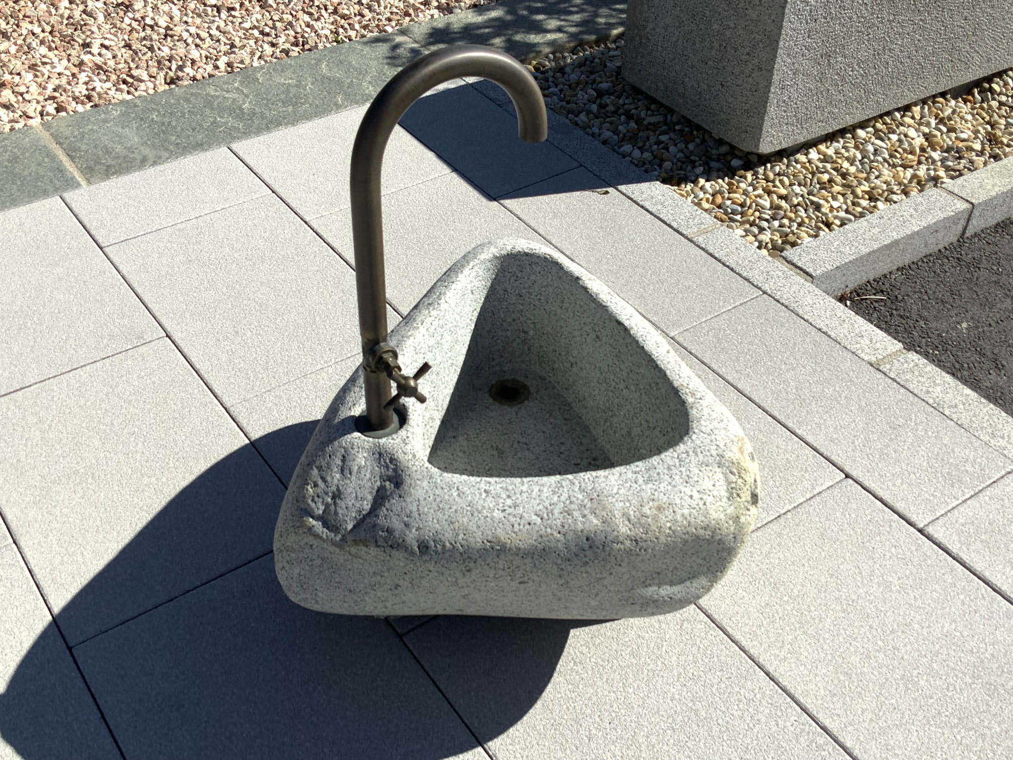 Brunnen Granitfindling MG1203