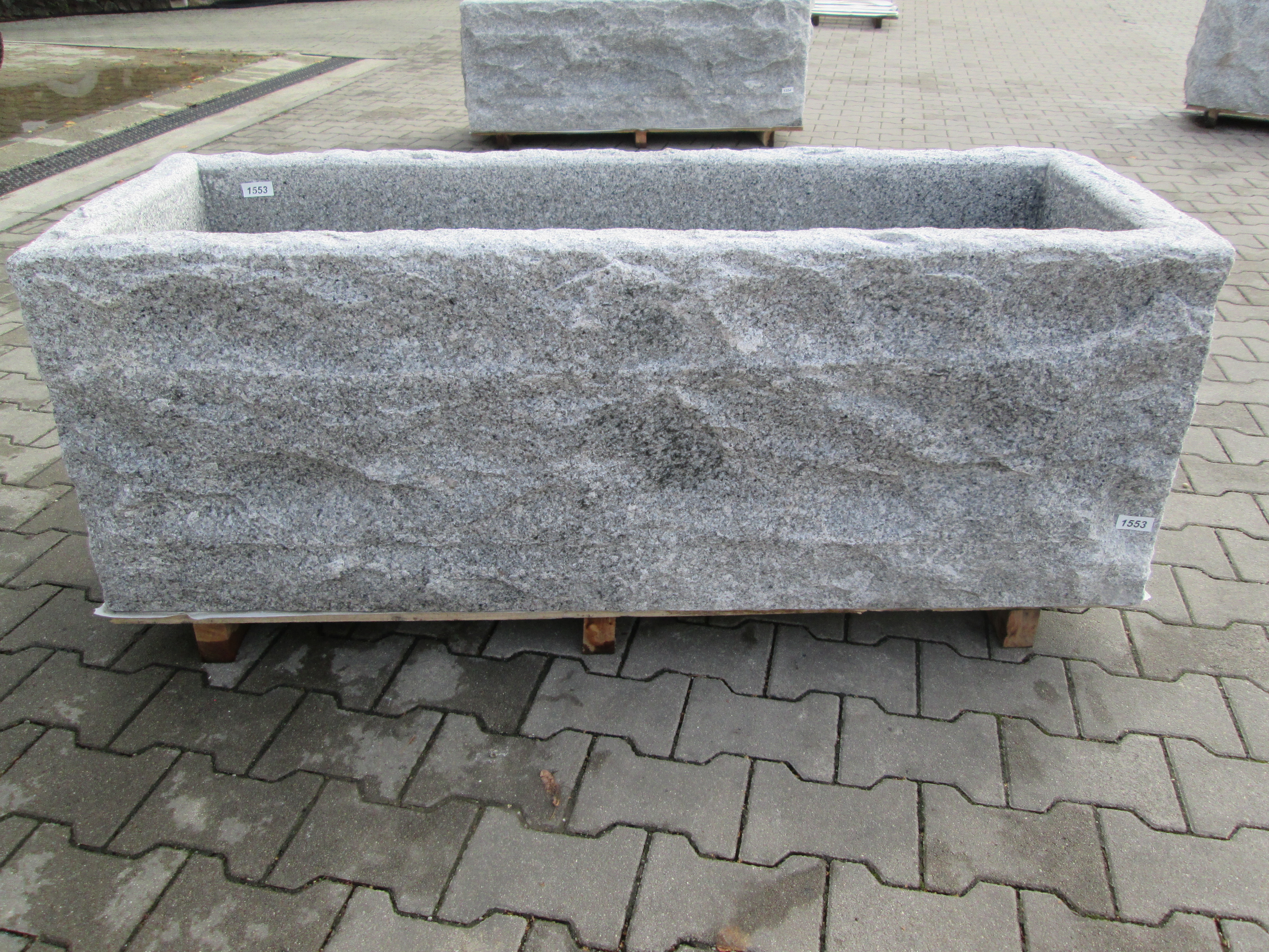 Granitbrunnen rechteckig MG1046