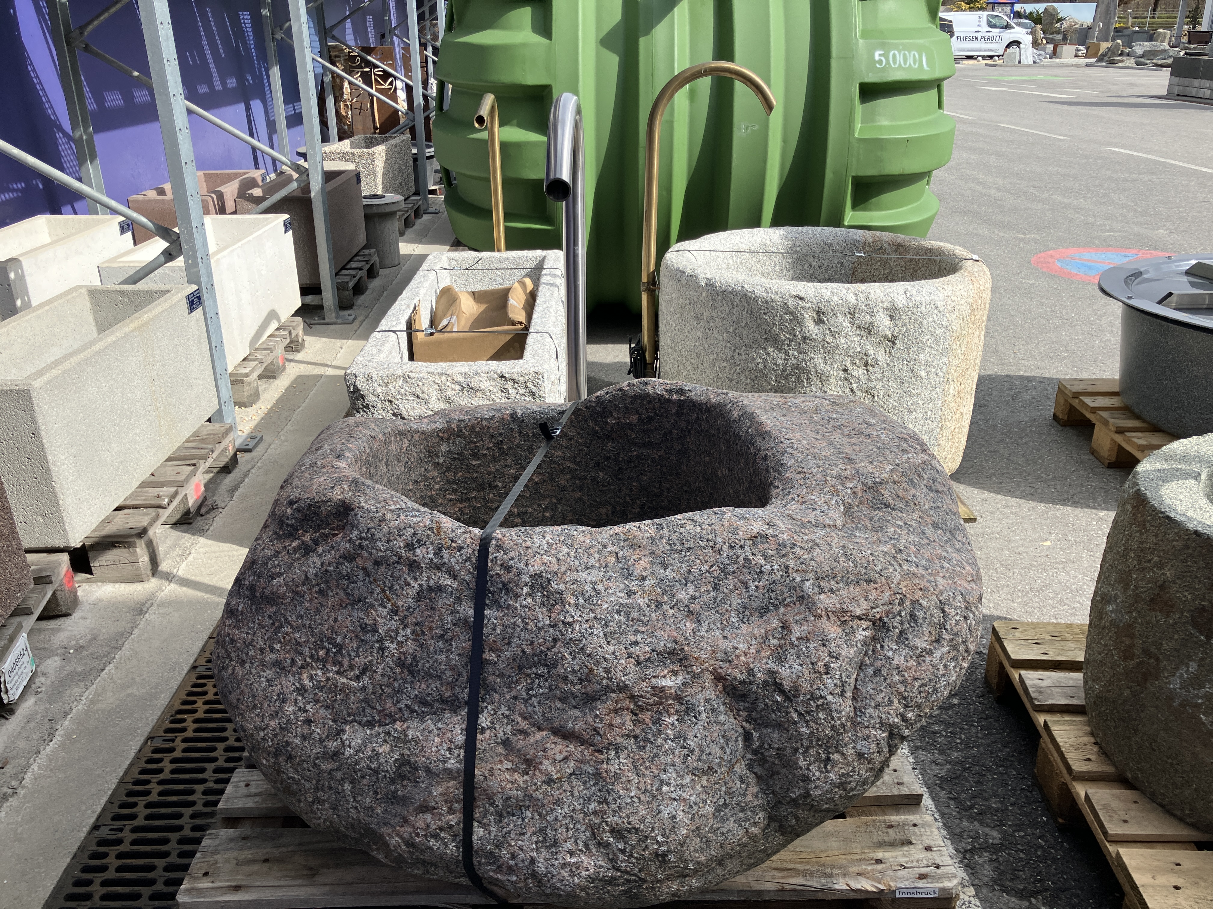 Granit Flußkieselbrunnen MG1018