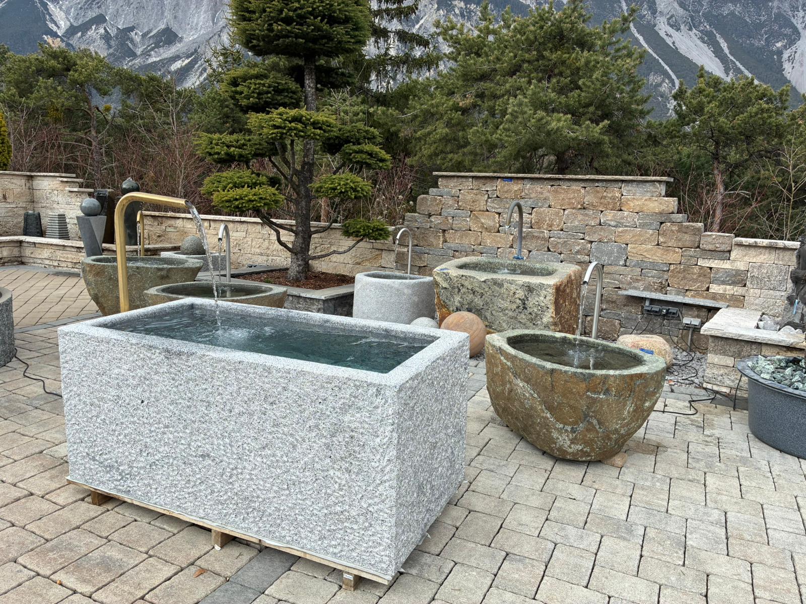 Granitbrunnen rechteckig v-kanntig MG1008